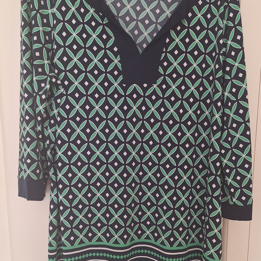 Geometric Patterned Tunic in Green and Black